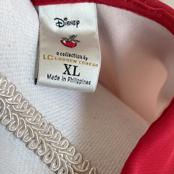Disney LcC by Lauren Conrad - Large - Snow White Sleeveless Blouse - Picture 5 of 7